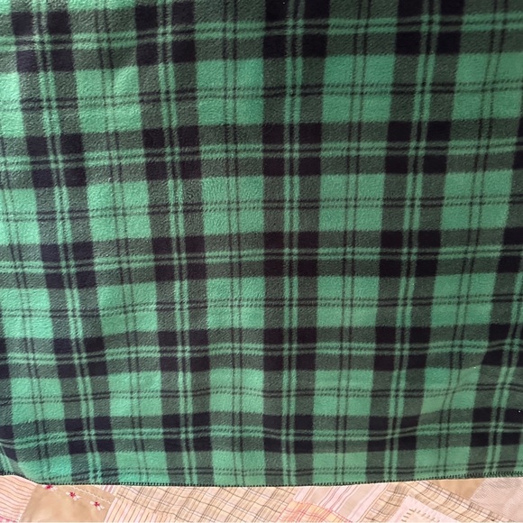 Stalwart Green and Black‎ Plaid 12 volt heated travel Blanket. Like new - Picture 7 of 7